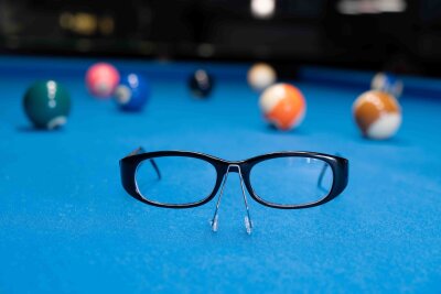 SightLifter Brillenerhöhung für billardspielende Brillenträger